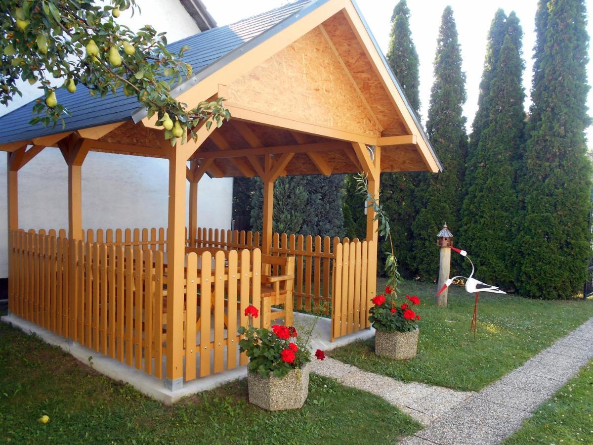 Bed and Breakfast Arpad Panzio à Győr Extérieur photo